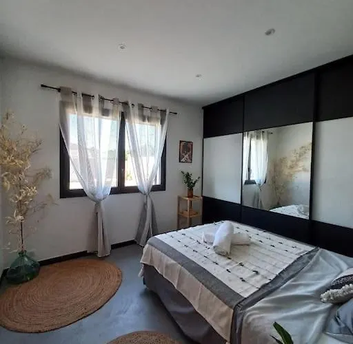 Avec Piscine Villa *